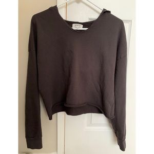 MATE THE LABEL Cropped Sweatshirt